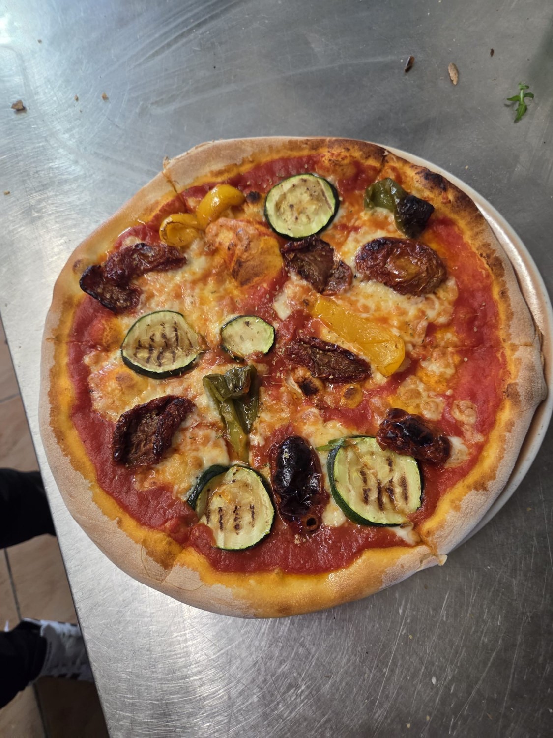 Italienische Gemüse Pizza in Hildesheim